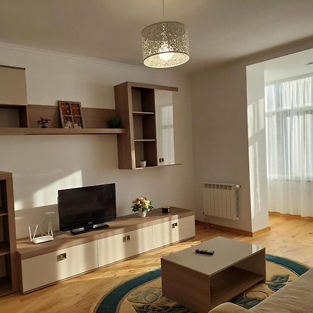 Trandafirului Residence Central Сучава Экстерьер фото