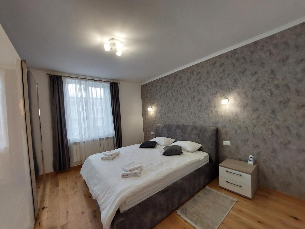 Trandafirului Residence Central Сучава Экстерьер фото