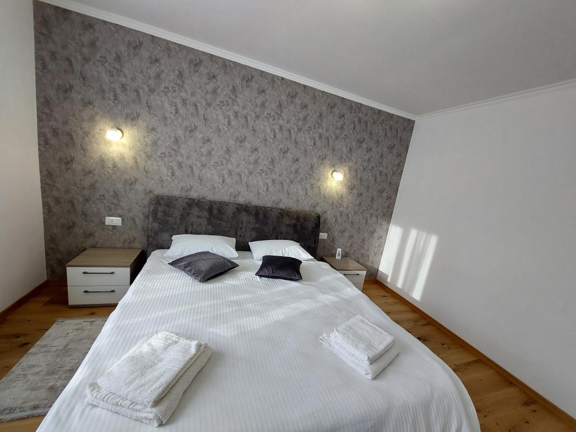 Trandafirului Residence Central Сучава Экстерьер фото